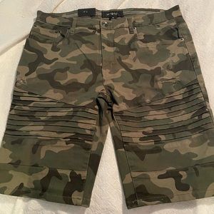 Camo style men’s shorts